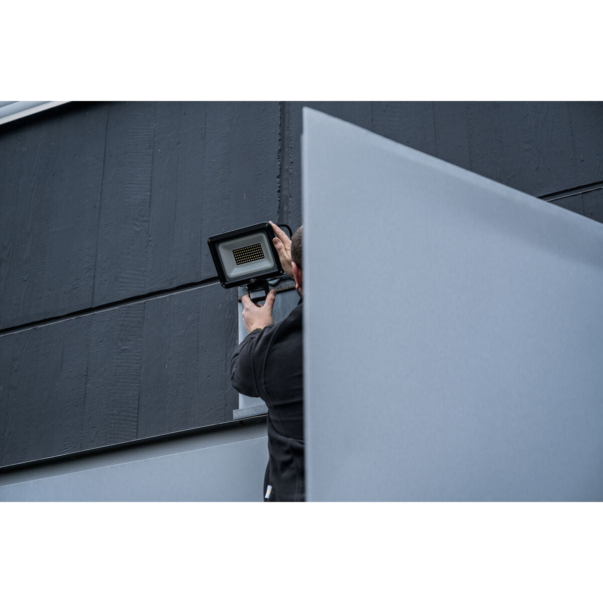 V2H7E4D08305D9AE0EF8678170FCB97761FR7197966P9