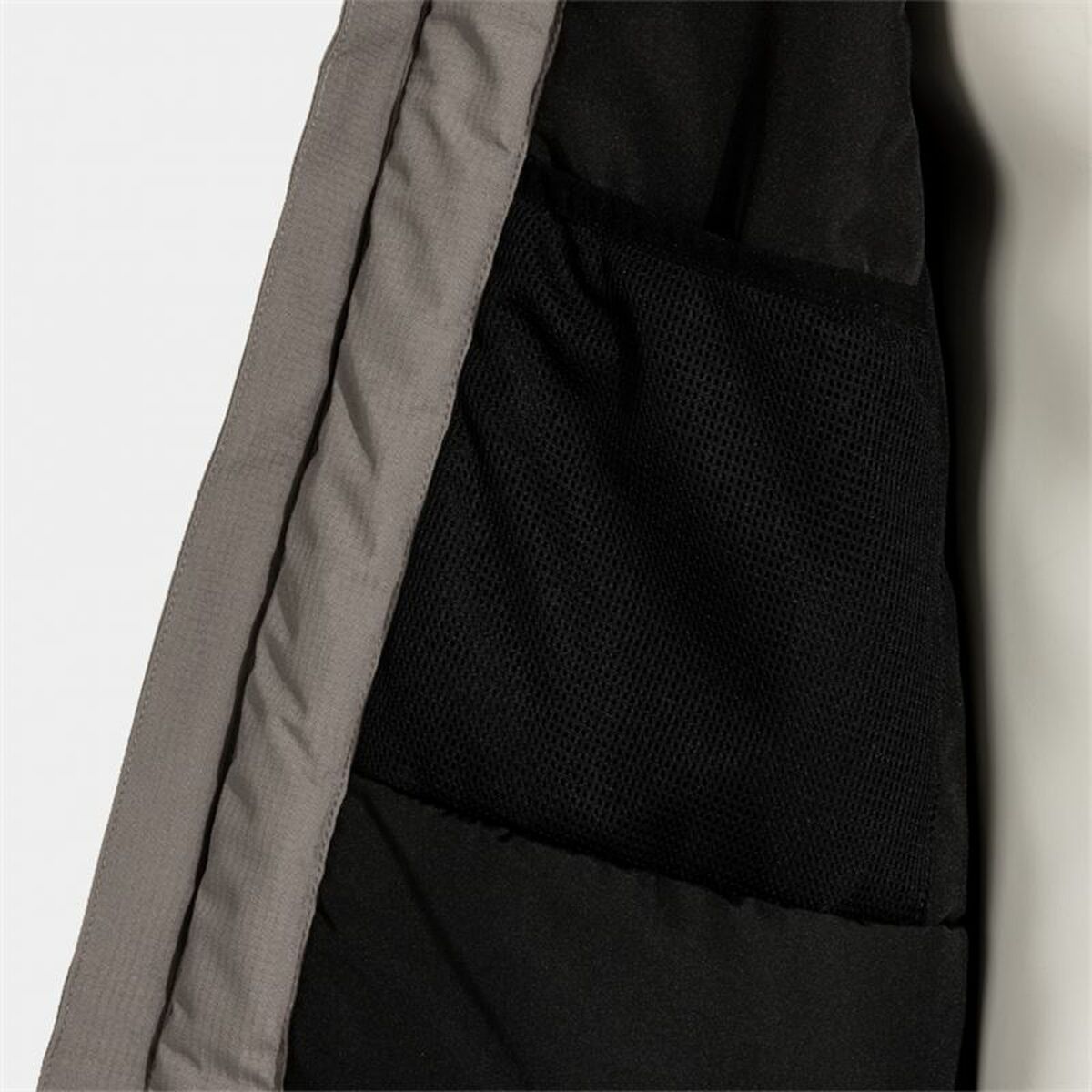 V3H8CA7F17A1400E103A1DF6A80D190C8BFR5680965P8